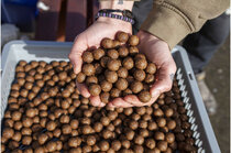 Nutrabaits 18mm SOLUBLE BOILIES  width=